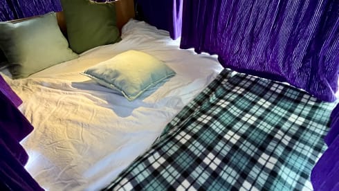 OSCAR – super cosy  - automatic campervan. price  includes insurance !