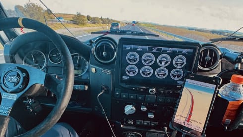 The Silver Bullit – Landrover Defender (Portugal) 110 One-of-a-kind 4x4 Offroad camper