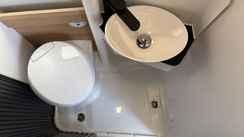 Adria Twin 640 SGX Sports AUTOMAAT