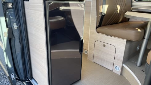 The MAD Van – Pop-up 4p Bürstner campervan uit 2023