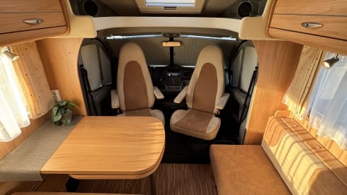 Fijne Bürstner camper voor 4 personen