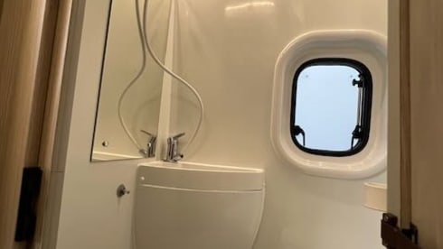 2026 Immaculate v. low mileage family campervan with Pop top 