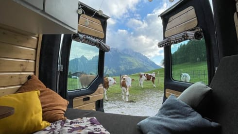 Feel at home in this DIY camper and go on a journey of discovery!