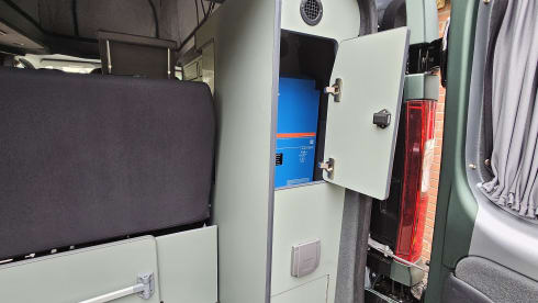 Reggie – 2025 Renault Crusader Off-Grid 4-berth Campervan