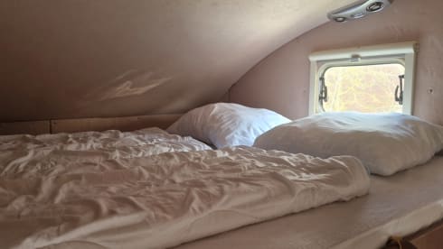 4p Eura Mobil alcove uit 2011