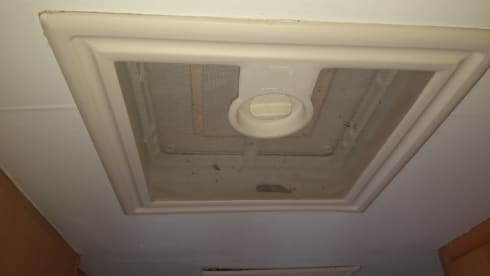 Compact fine Pössl bus factory construction with shower