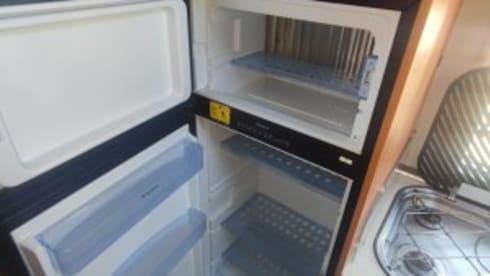 2p Hymer cl 588 semi-integrated from 2014