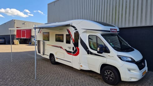 Holiday Hopper – 4p Challenger integrated uit 2018