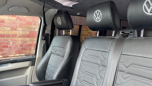 The Explorer – L'Explorer VW T6 4 couchettes Campervan - Automatique