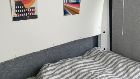 Retro Ronnie – Cozy and spacious (family) bus camper