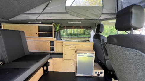 L-585-LJ – 4p Fixxter campervan from 2021