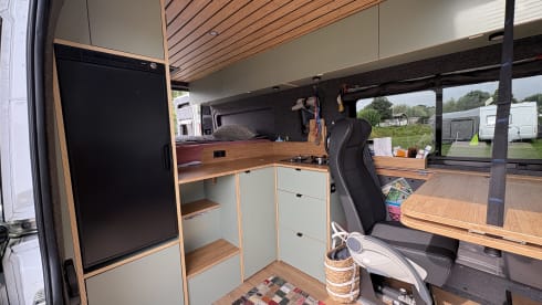 Campr Outcast – Campr Outcast - Tough, spacious off-grid camper