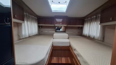 2p Hymer integrated uit 2012