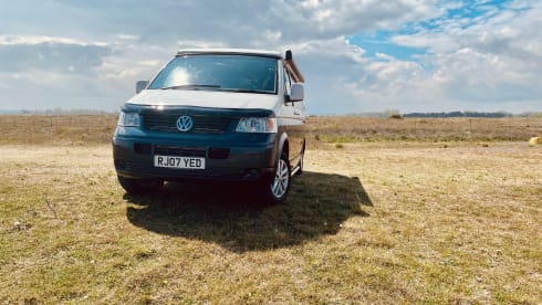 Obi Van Kenobi – 4 berth Volkswagen campervan from 2007