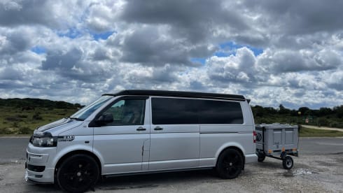 Quicksilver – Rent our Head Turning Quicksilver - LWB T5 with Pop Top roof