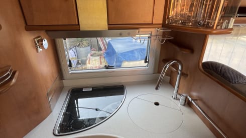 Edens Wanderlust – Luxury camper with every convenience, a dream on wheels!