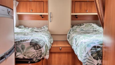 2p Hymer T672CL semi-integrated from 2009