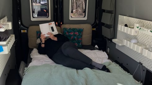 den DJ – Une fête partout - van pour 2