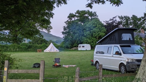Rosie – VW T5 Extra-long - Free wine, milk & bread.