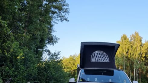 Lucky – Vivez l'aventure à quatre avec cette caravane amusante !