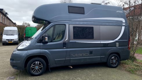 Vario Smurf – 4 fixed beds hotel on wheels