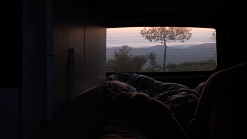 vanWoolly – Compact self-built camper bus