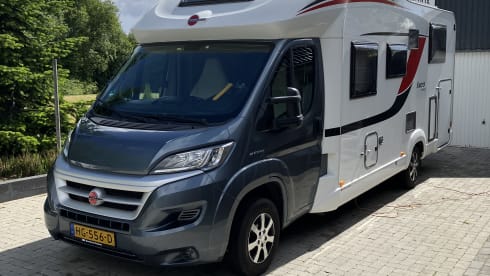 Burstner Lxeo 750 – Spacious, luxurious 4-person camper with pull-down bed, complete kitchen and bathroom