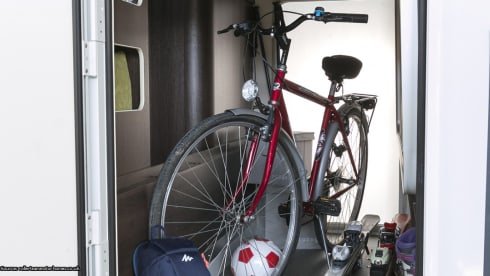 Ideal family motorhome Zefiro 675 1-6 berth (Edinburgh)