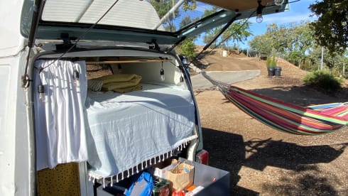 Koos – Trendy T4 - luxury bed - 1:14!
