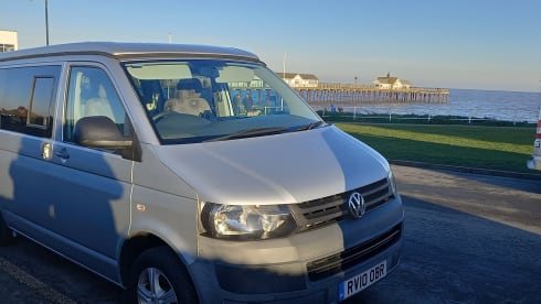 Harley – T5 VW Pop-top 4 Berth (SWB) Campervan (2010)