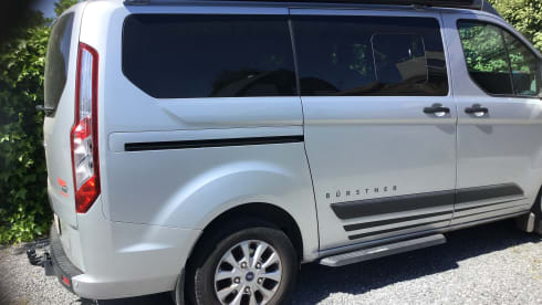 4p Ford campervan uit 2022