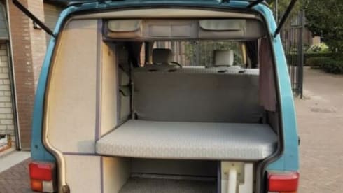 Blauwe bussie – (Almost) free campervan trip? Take me to Barcelona at the end of July! 