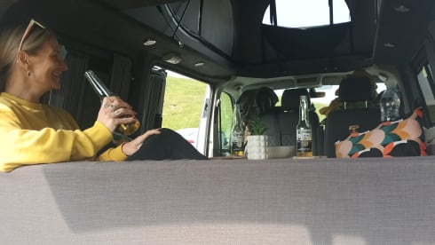 Bessy – Bessy - Luxury U Shaped 4 berth T6 Volkswagen Manual CAMPERVAN 2021