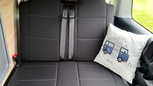 BeeHappy – Camper Toyota a 3 posti letto del 2006