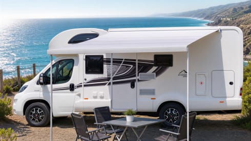 Thelma – Spacious and flexible 6 berth Swift Edge 476