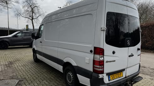 2-person Mercedes-Benz bus from 2008