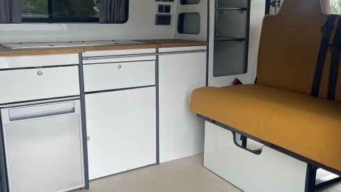 stravaig – Ford transit custom Campervan 4 berth