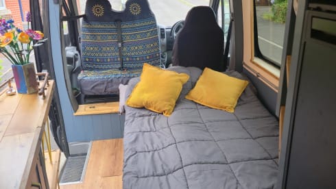 Guinevere – 4 berth Mercedes-Benz bus + Extras
