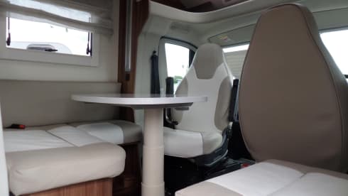 Mr T – LUXURY MOTORHOME 