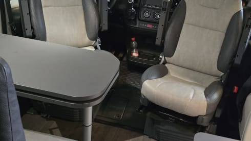 Offgrid Jumper  – 2p Sun Living bus from 2021