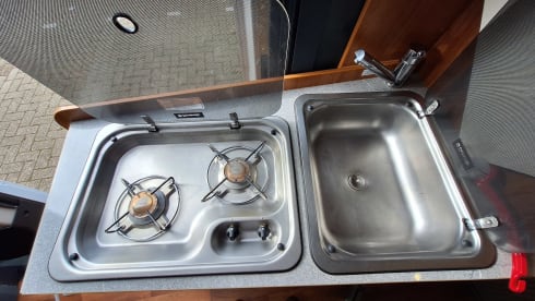 Compact and cozy 2-person Citroën Jumper Globecar bus from 2015