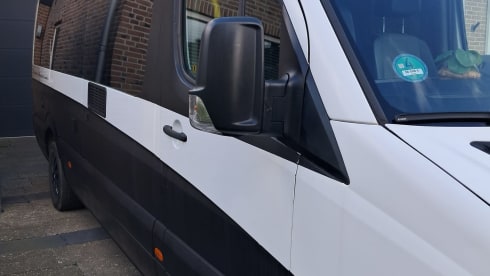 Comfortabel slapen 210x180 bed. En dwarsbed kinderen – 4-seater Mercedes-Benz bus from 2008