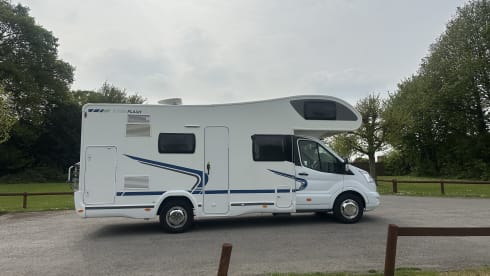 Large 6 berth modern motorhome
