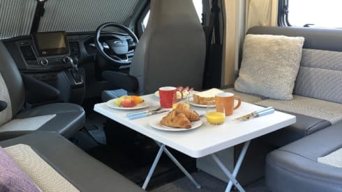 Peggy Sooz – F60-Auto Trail 4 berth 2023