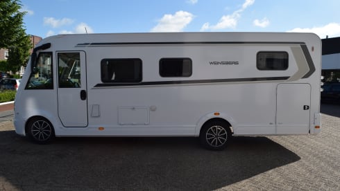 Weinsberg Caracore 700 meg – 4p Fiat integrated from 2024