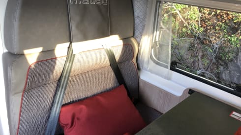 Exceptional 4 berth pop top family campervan from Malibu
