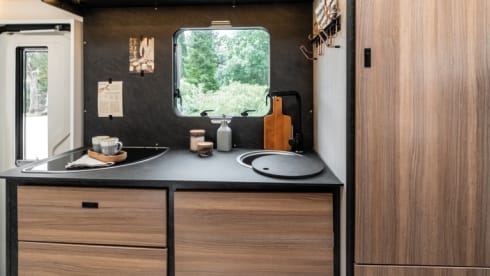 Queen I – 6p Rimor alcove from 2025