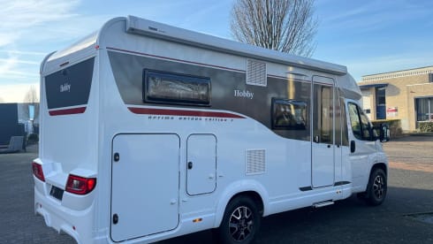 Compacte Hobby Optima V65 GE    2 persoons camper  BJ 2026