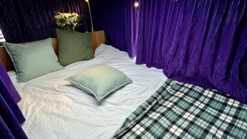 OSCAR – super cosy  - automatic campervan. price  includes insurance !