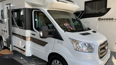 luxury ford benimar for rent bwjr 2021